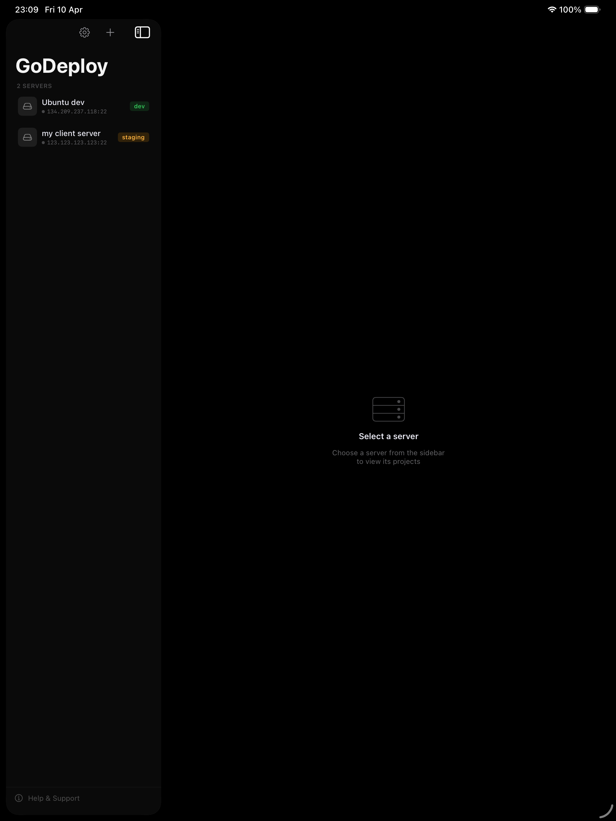 Server list on iPad showing connected servers with status dots
